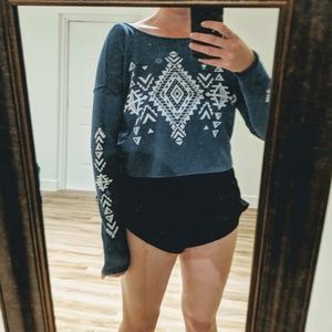 NWT Aztec printed crop sweater